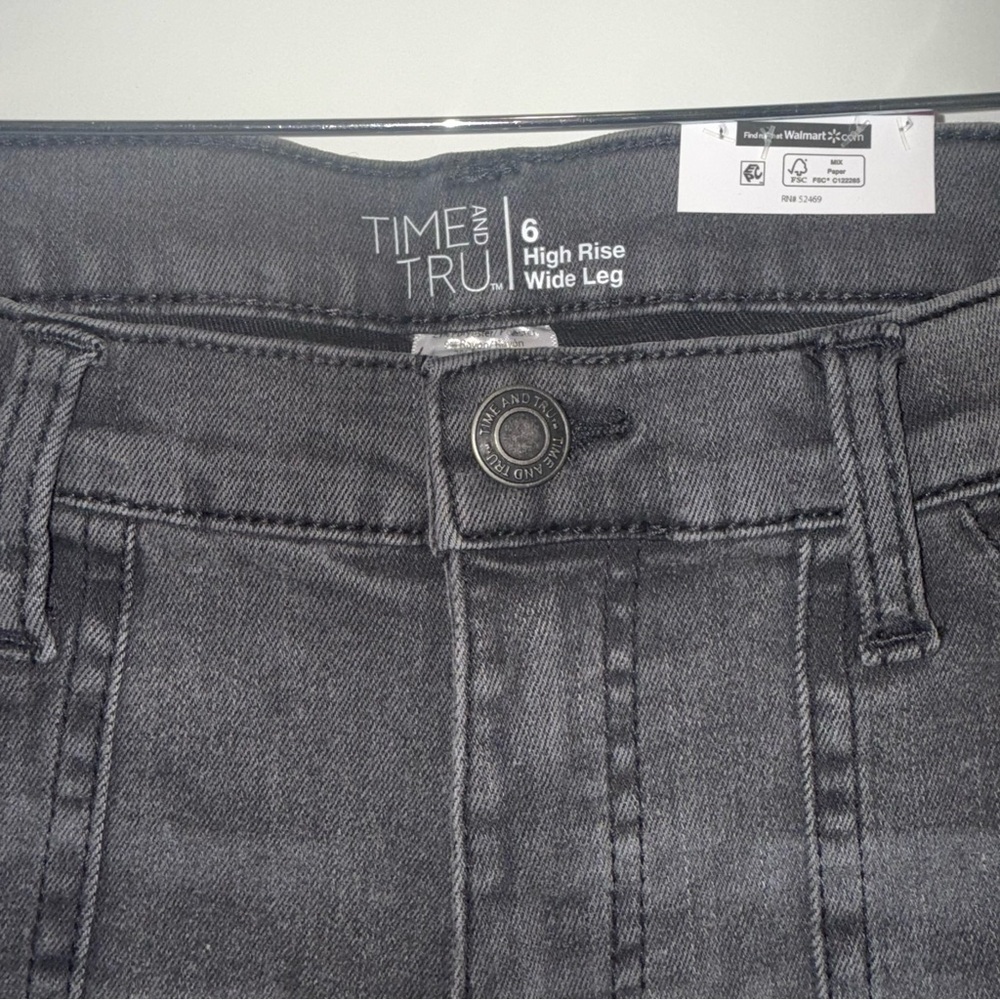 NWT Gray High Rise Wide Leg Cropped Jeans - Picture 4 of 5
